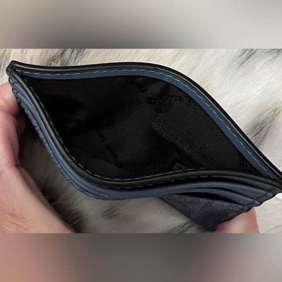 Michael Kors Tall Card Case NWT - Blue - Picture 3 of 4